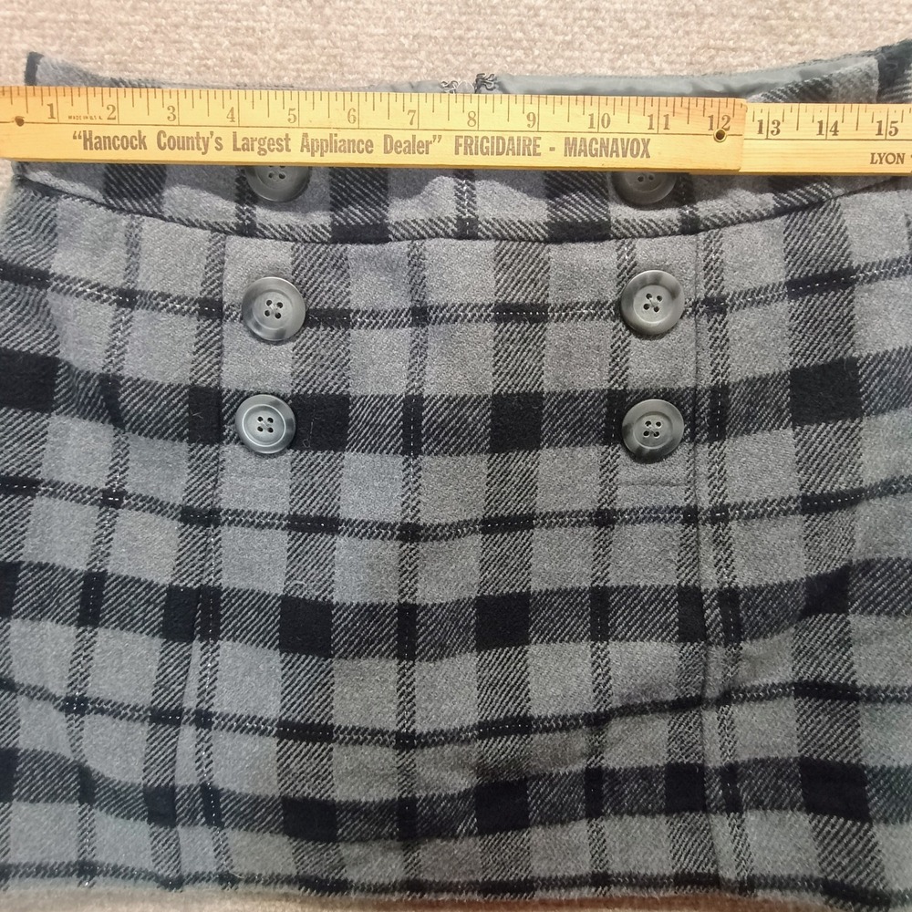 GAP Black Plaid Skirt Women's Size 6 Lined Skirt Large Button Accents Zip Y2K - Picture 4 of 7
